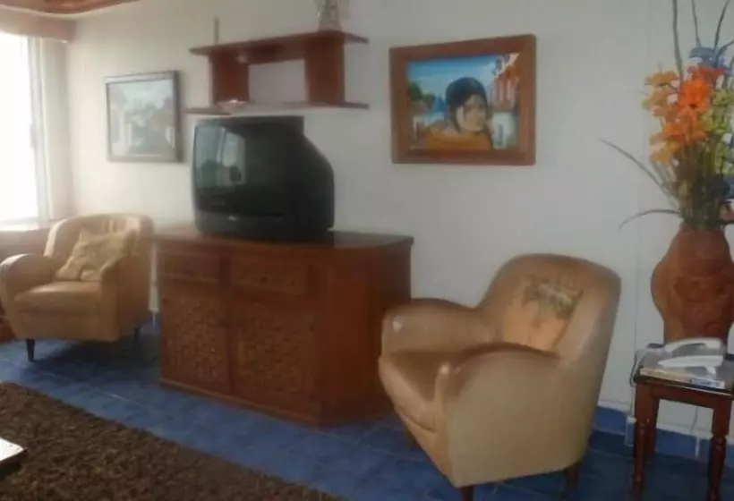 هتل Condo Isla Del Sol
