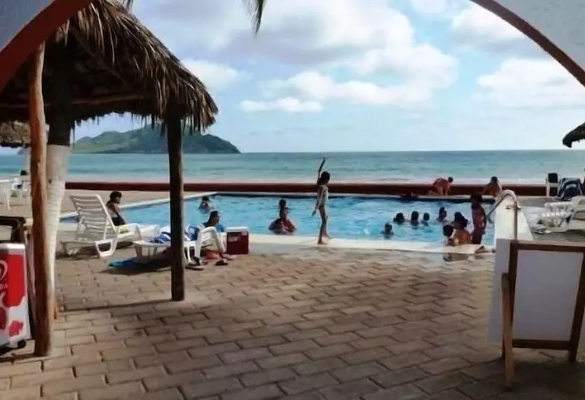 هتل Condo Isla Del Sol