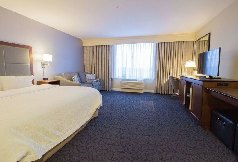 בית מלון כפרי Hampton Inn & Suites Cazenovia