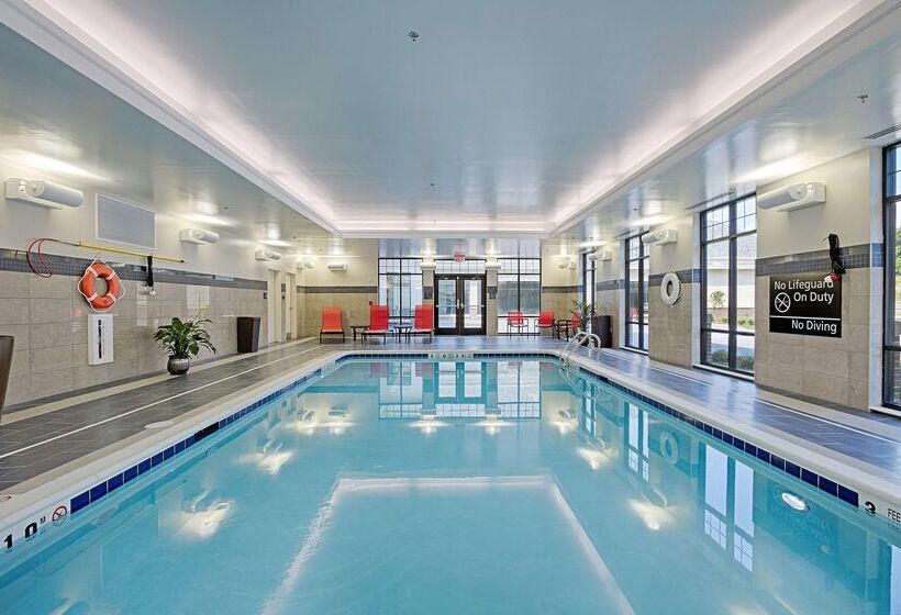 בית מלון כפרי Hampton Inn & Suites Cazenovia