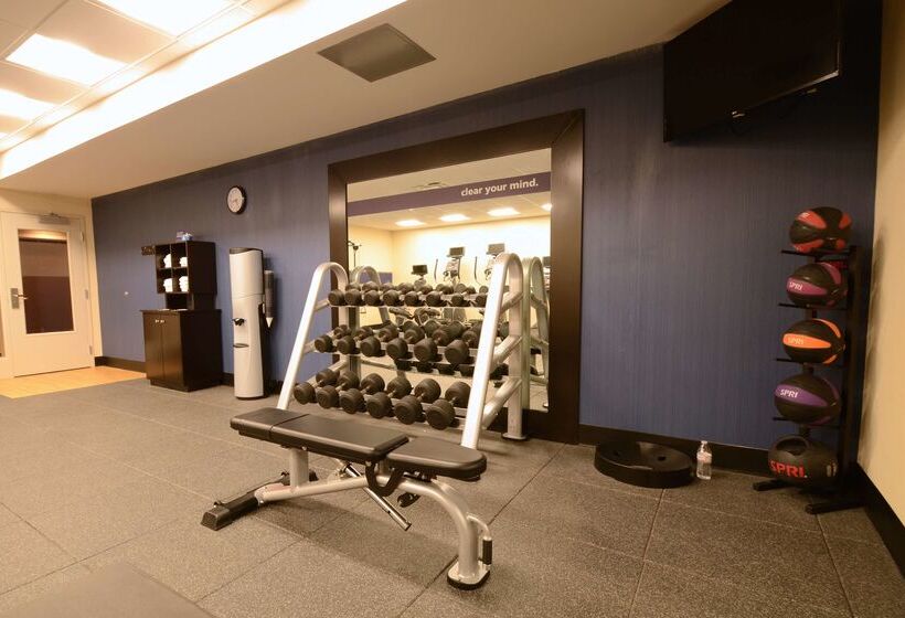 בית מלון כפרי Hampton Inn & Suites Cazenovia