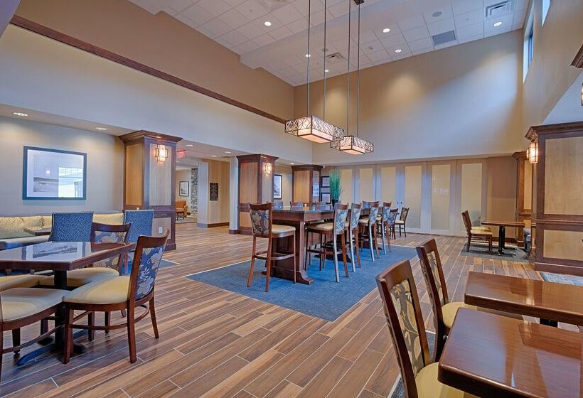 בית מלון כפרי Hampton Inn & Suites Cazenovia