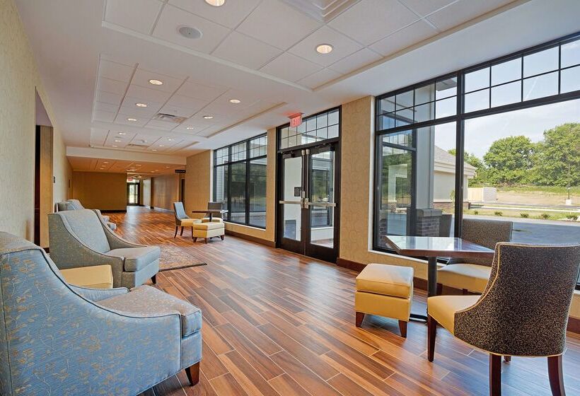 בית מלון כפרי Hampton Inn & Suites Cazenovia