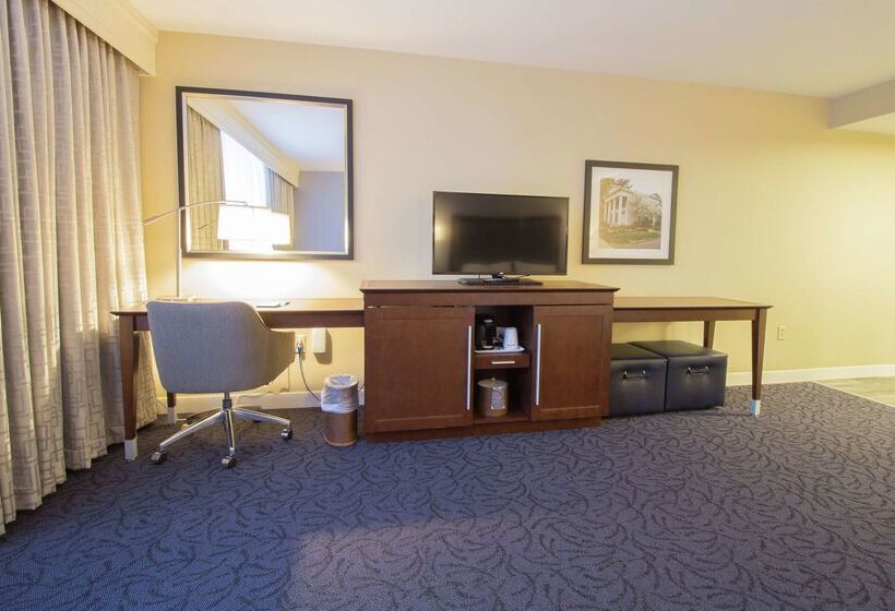 בית מלון כפרי Hampton Inn & Suites Cazenovia