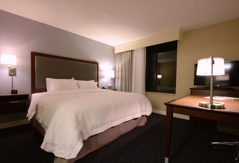 בית מלון כפרי Hampton Inn & Suites Cazenovia