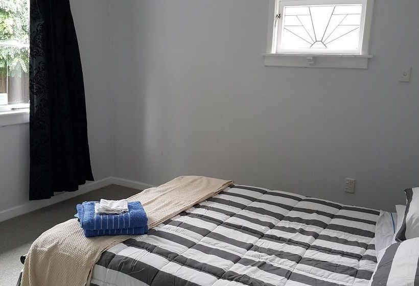 בית מלון כפרי Holiday Homes On Grey St