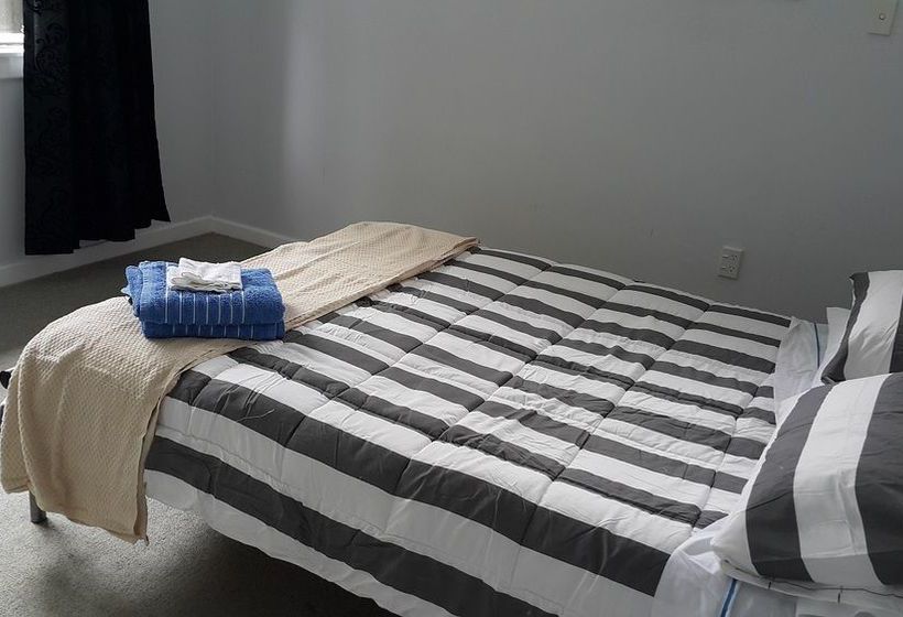 בית מלון כפרי Holiday Homes On Grey St