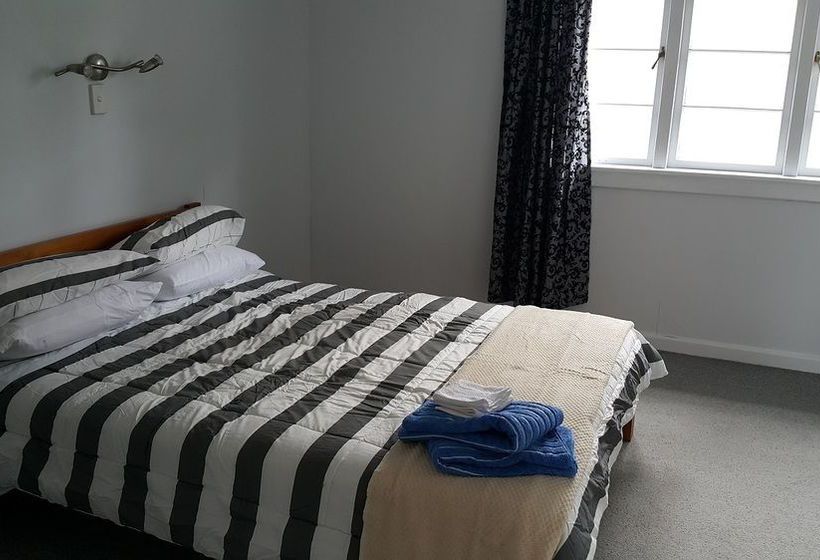 בית מלון כפרי Holiday Homes On Grey St