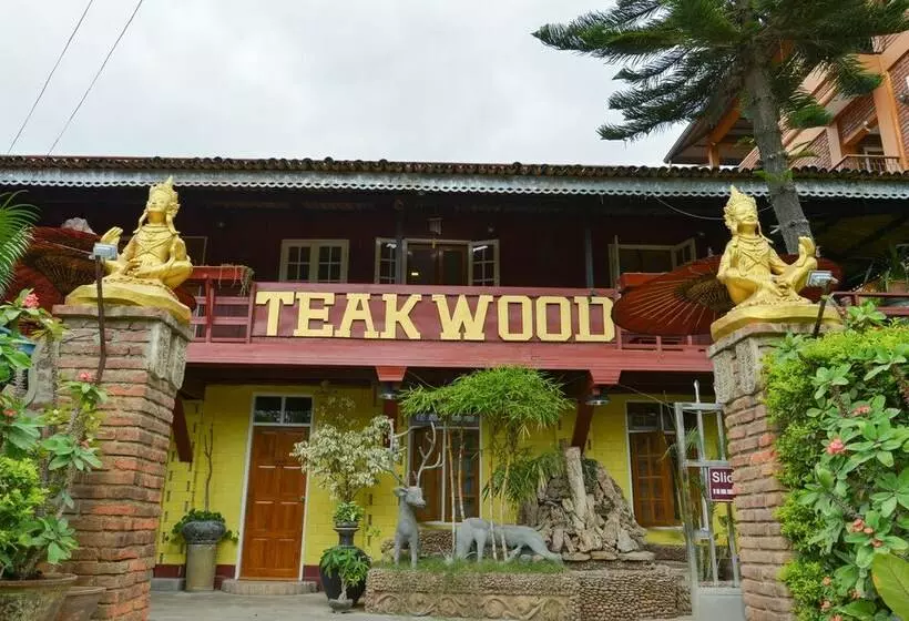 هتل Teak Wood