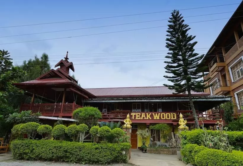 هتل Teak Wood