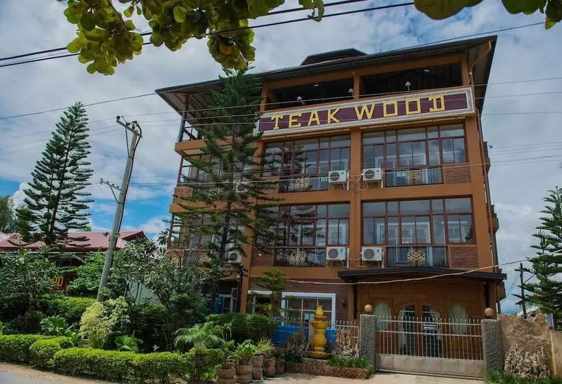 هتل Teak Wood