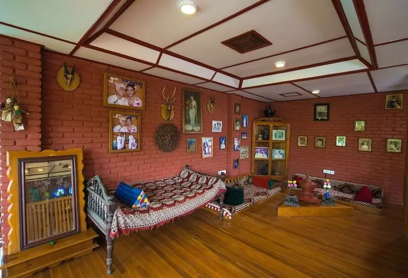 هتل Teak Wood