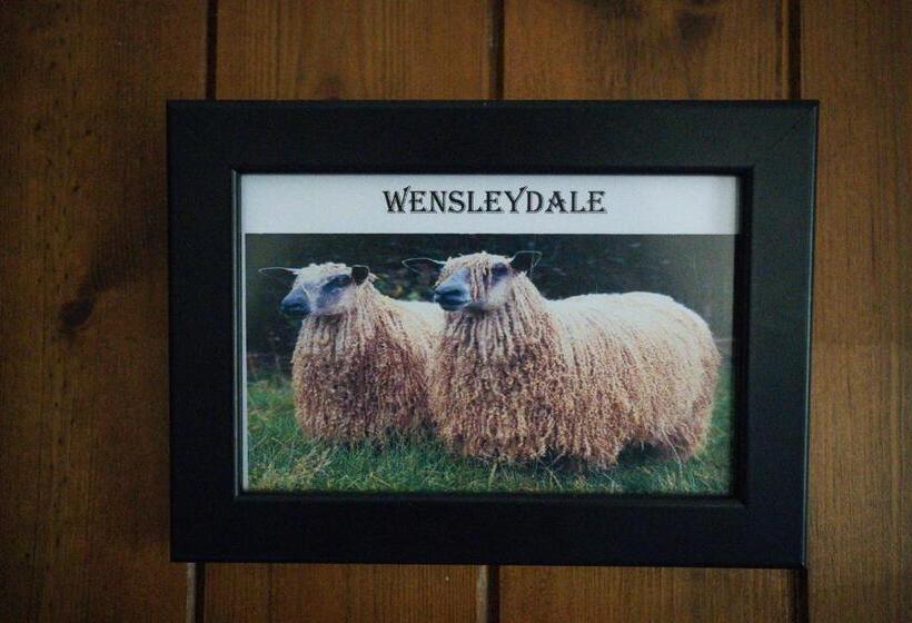 בית מלון כפרי The Shepherds Inn