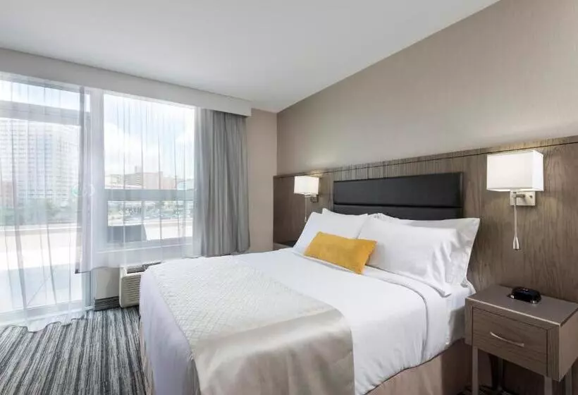 ホテル Wyndham Garden Laguardia South