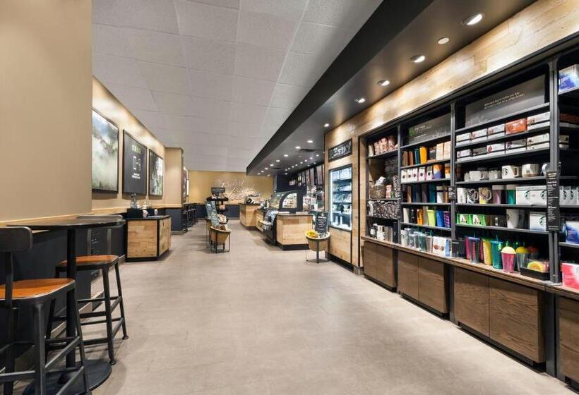 호텔 Wyndham Garden Laguardia South