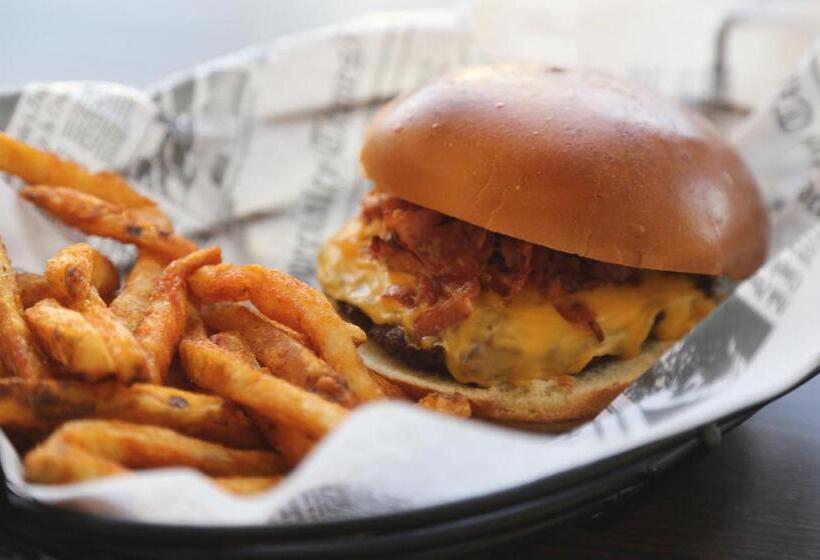 호텔 Wyndham Garden Laguardia South