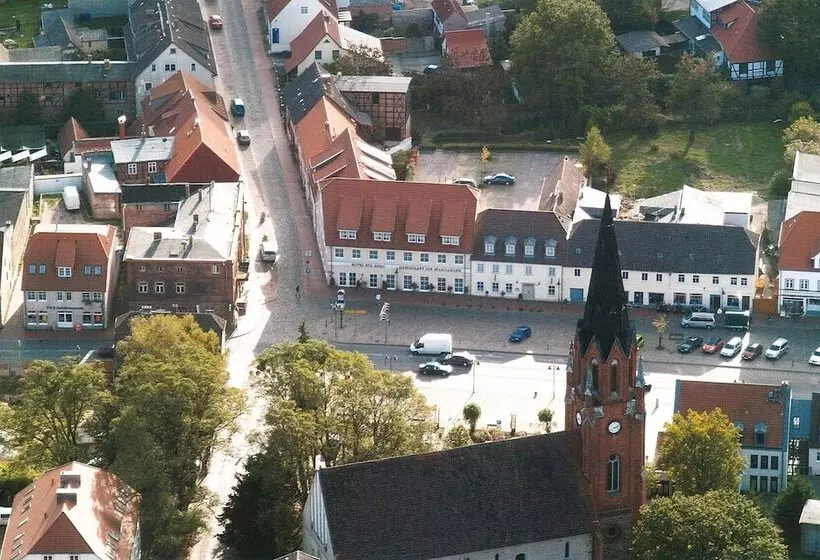ホテル Zur Burg Gmbh