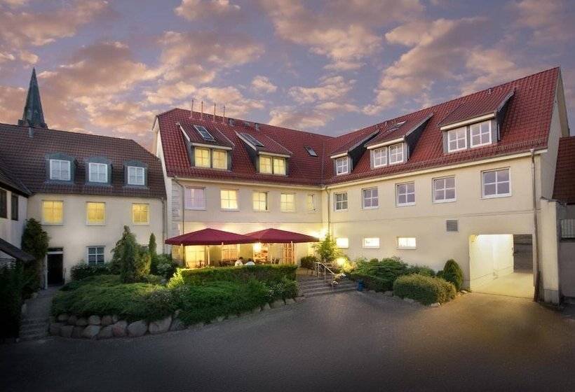 酒店 Zur Burg Gmbh