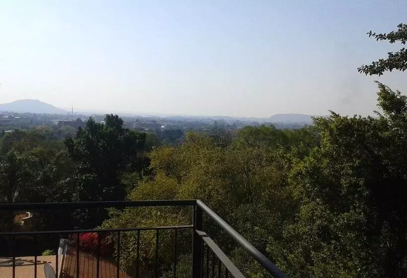 Majatalo Pretoria North Lodge