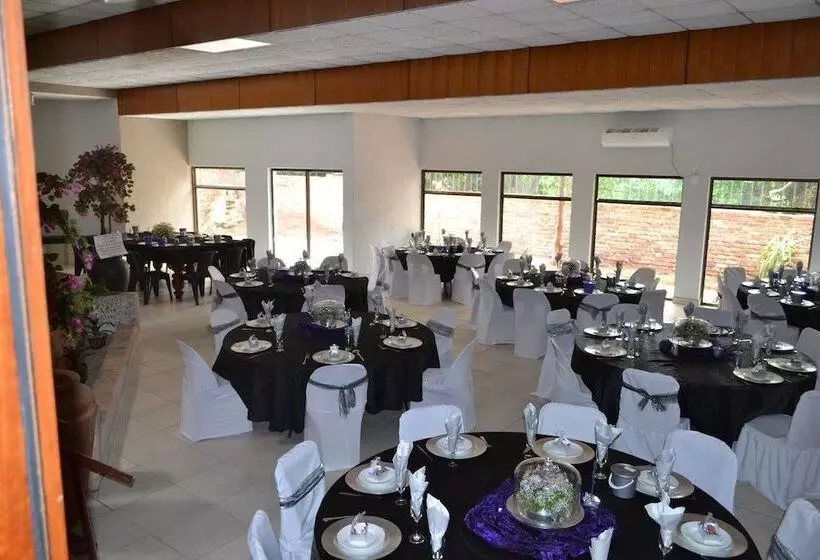 Majatalo Pretoria North Lodge