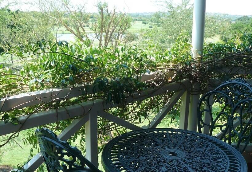 بنسيون The Woodpecker Inn