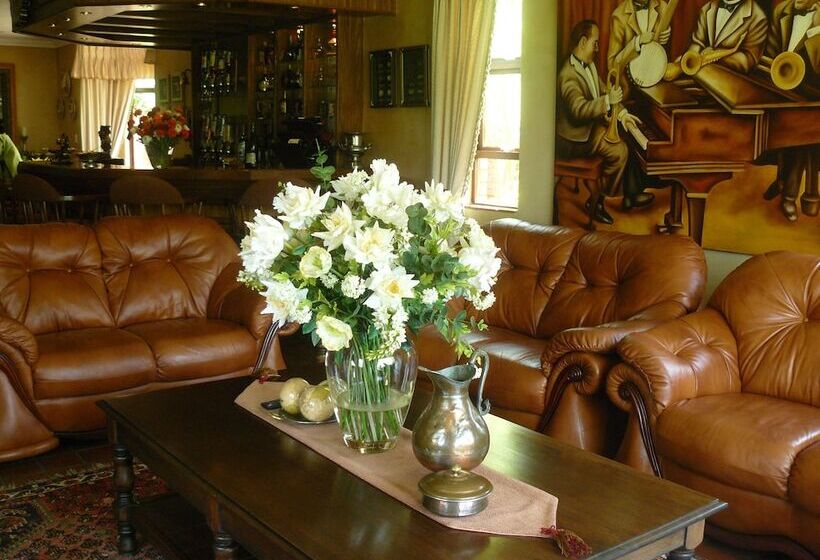 بنسيون The Woodpecker Inn