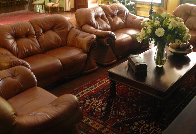 بنسيون The Woodpecker Inn