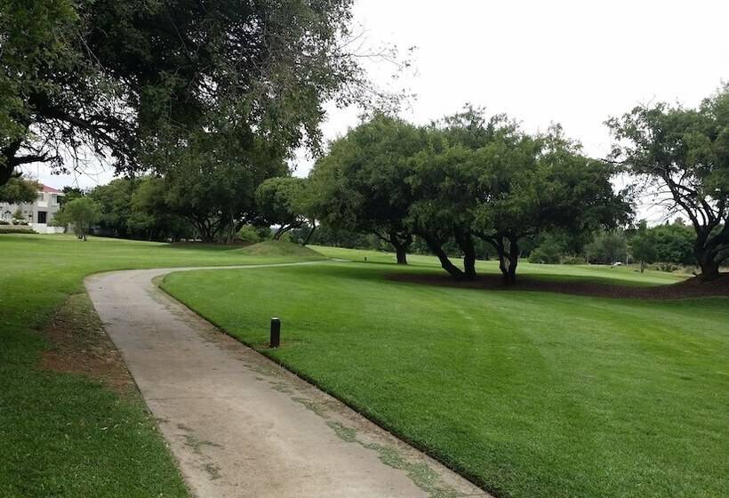 بنسيون The Woodpecker Inn