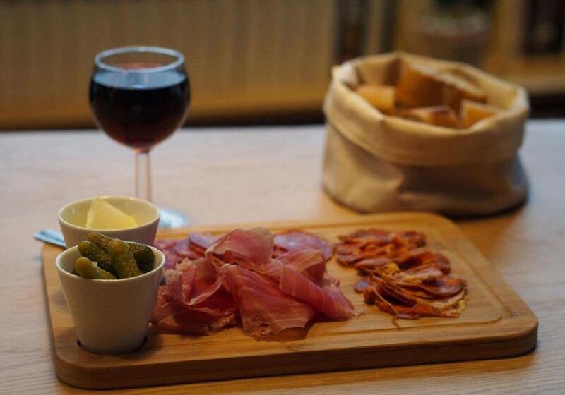 هاستل The People Paris Belleville