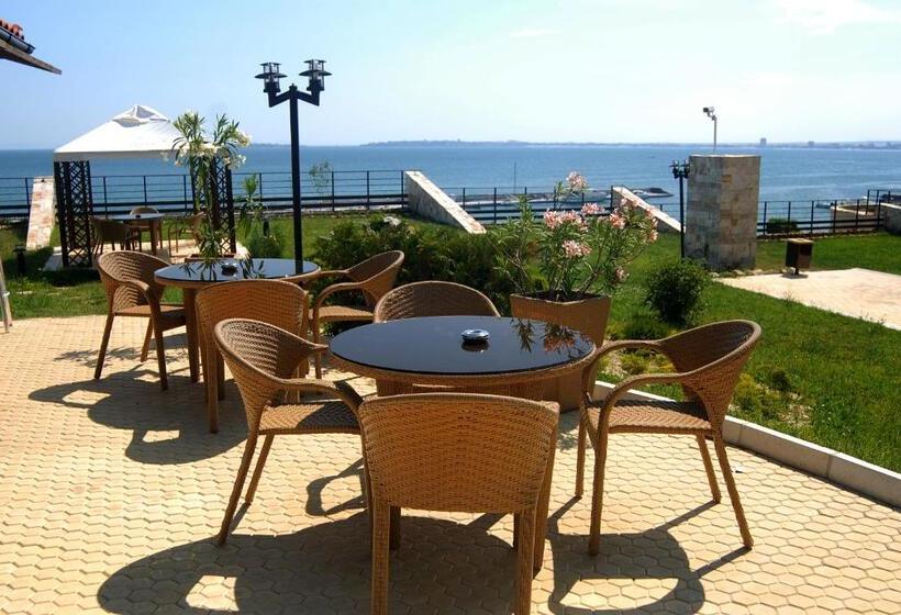 Diamond Apart Complex