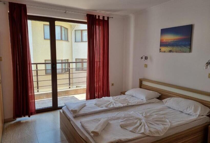 Diamond Apart Complex