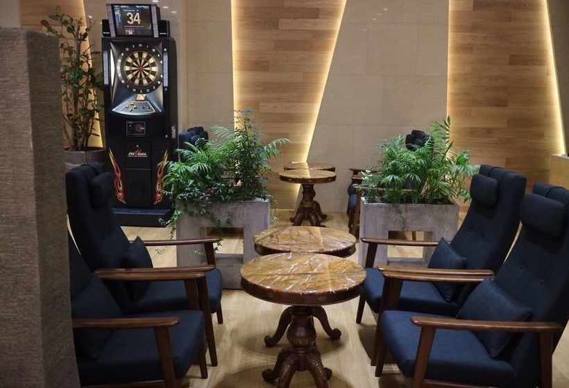 בית מלון כפרי Avalon