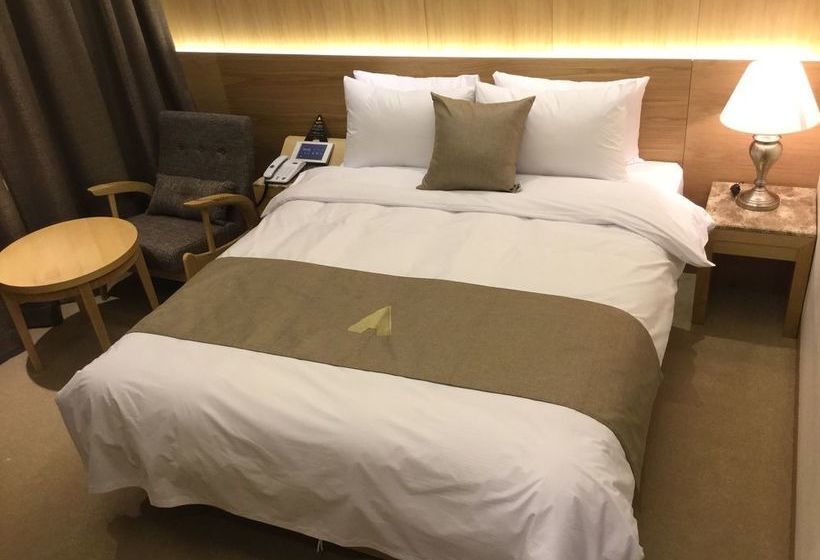 בית מלון כפרי Avalon