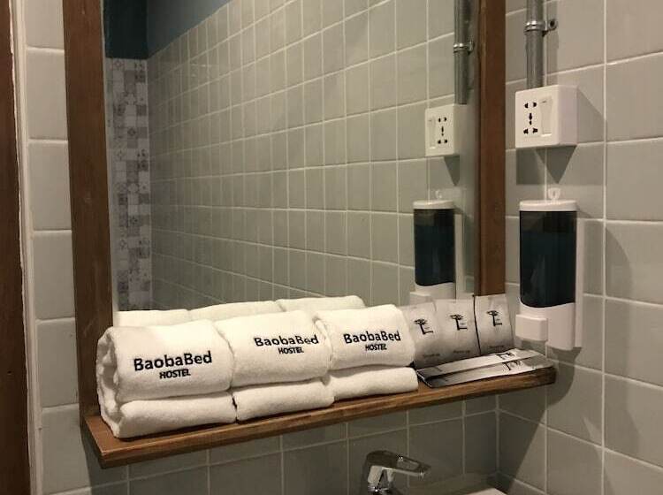 هتل Baobabed Hostel Nyaung Shwe