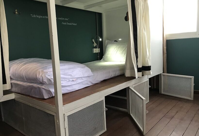 هتل Baobabed Hostel Nyaung Shwe