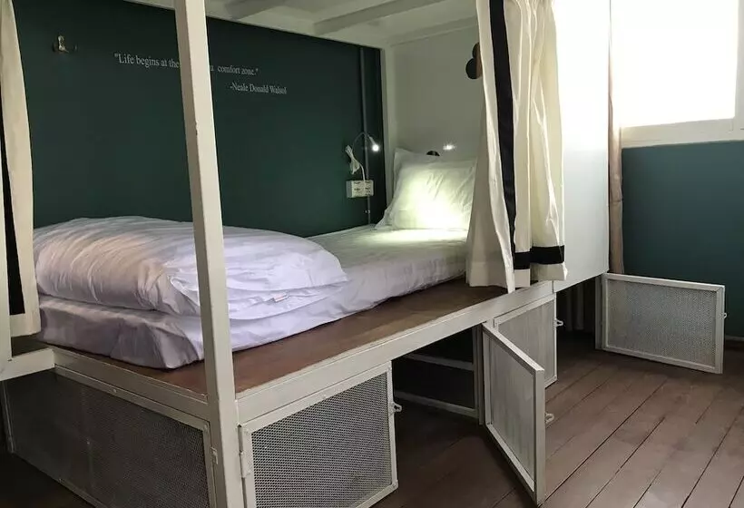 هتل Baobabed Hostel Nyaung Shwe