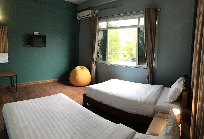 هتل Baobabed Hostel Nyaung Shwe