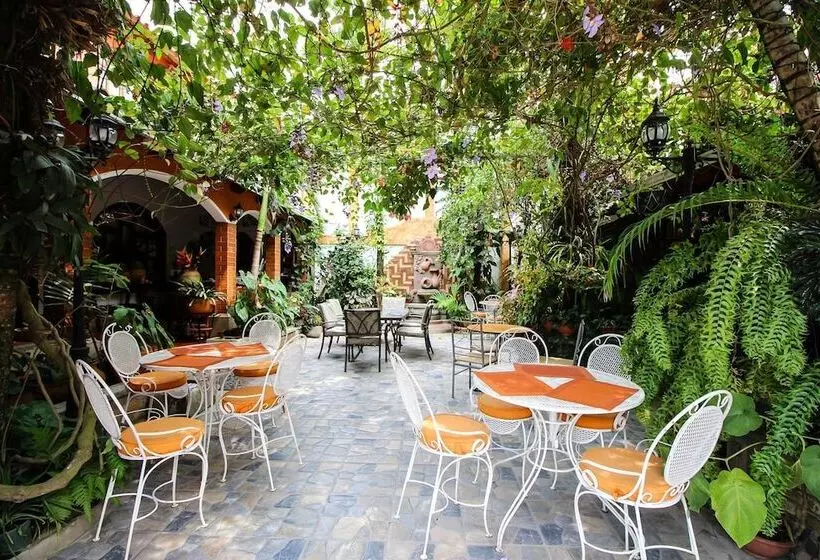 هتل Casa Gabriela