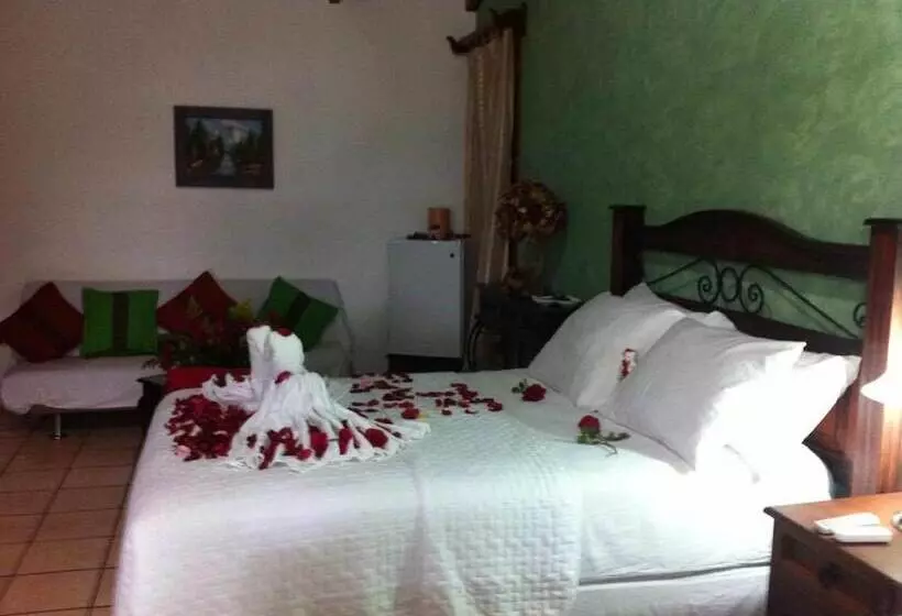 هتل Casa Gabriela