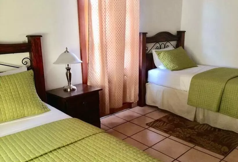 هتل Casa Gabriela