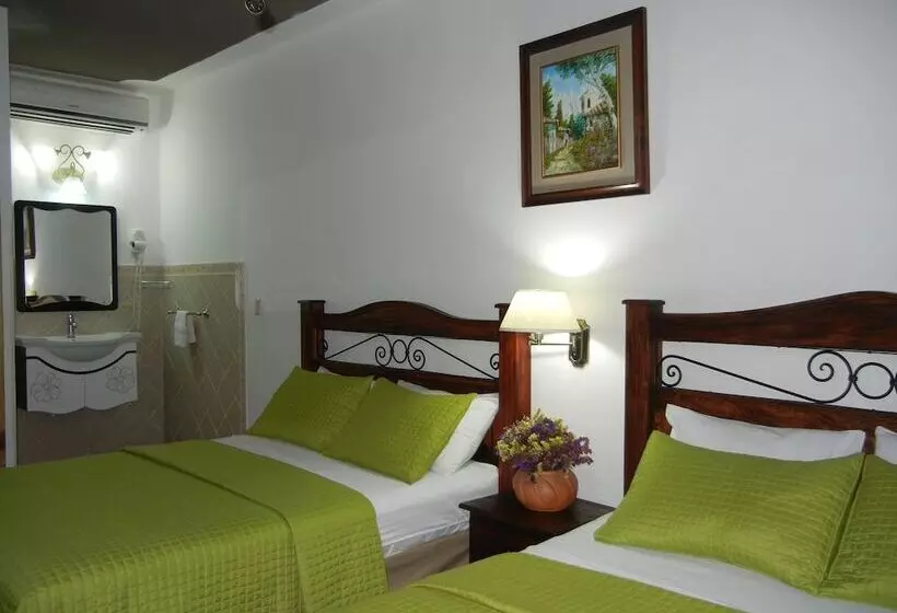 هتل Casa Gabriela