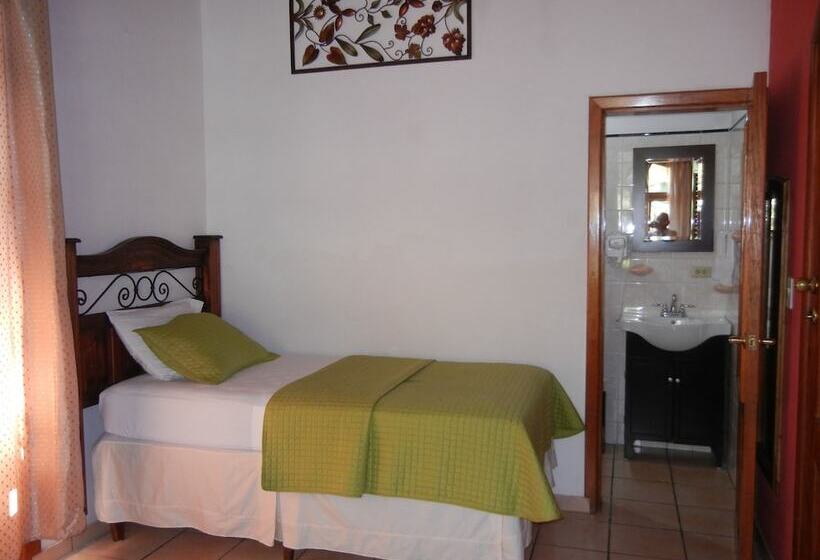 هتل Casa Gabriela