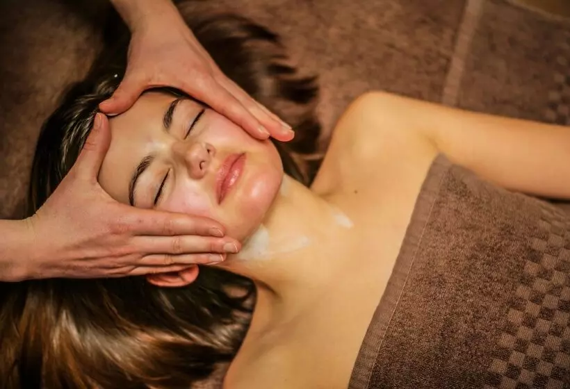 ホテル Cgh Résidence Boutique La Grange Aux Fées