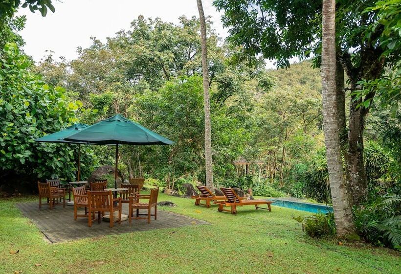 Отель Glenross Living