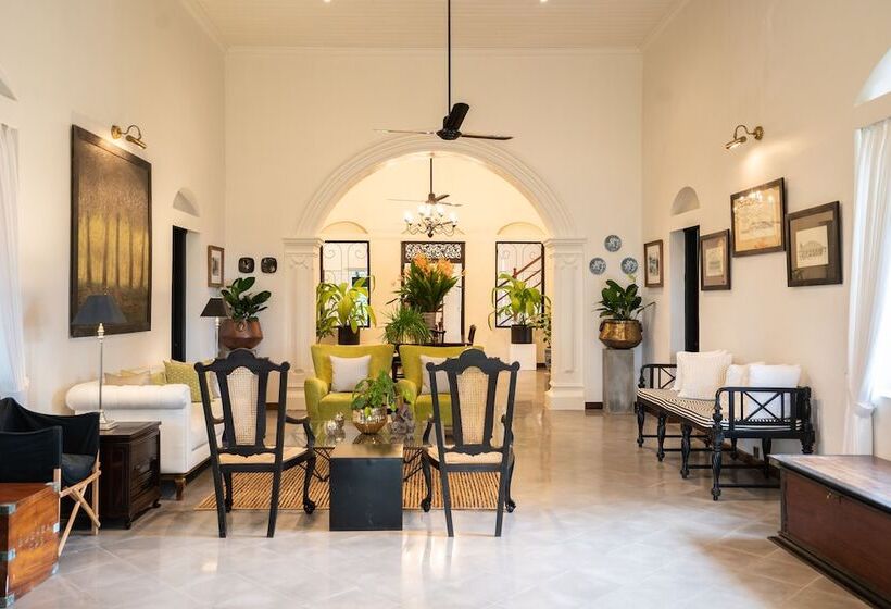 Отель Glenross Living