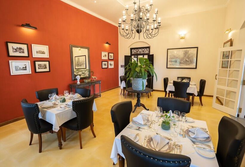 Отель Glenross Living