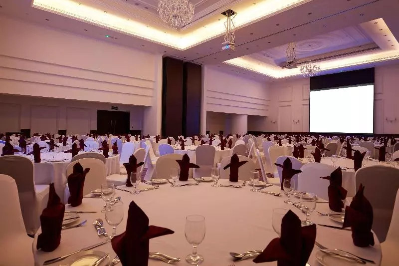 ホテル Golden Tulip Downtown Abu Dhabi