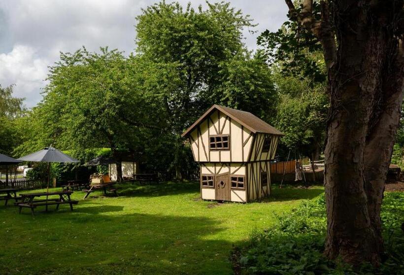 호텔 The Poacher Inn