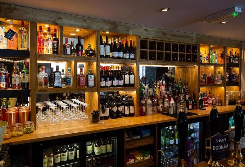 호텔 The Poacher Inn