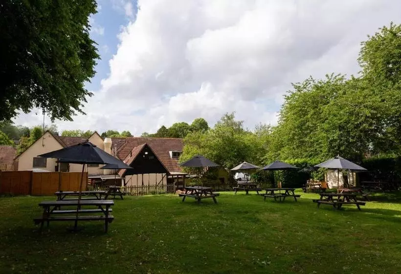 ホテル The Poacher Inn